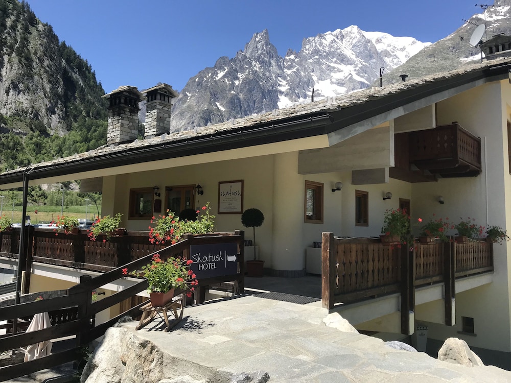 Shatush Hotel 8/50