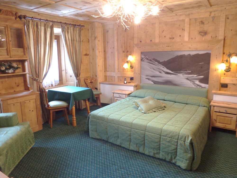 SUPERIOR, DOUBLE BED