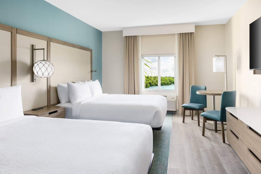 Fairfield Inn & Suites by Marriott Marathon Florida Keys 10/61