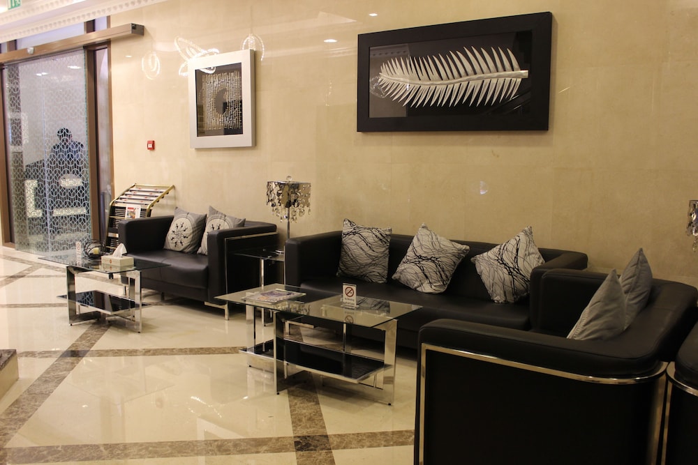 MONTREAL NAIF HOTEL 20/32