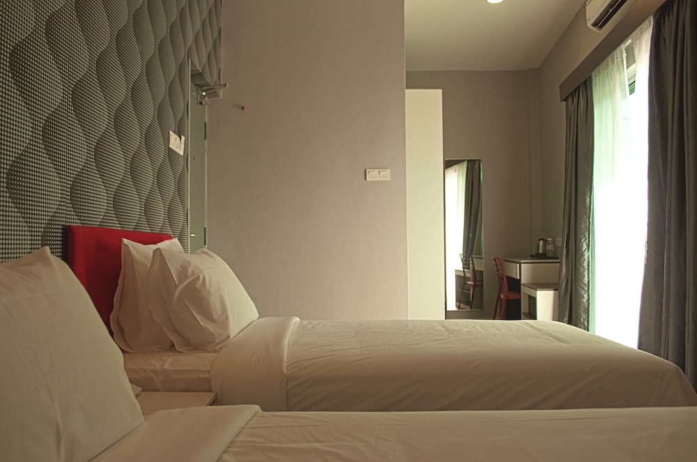 Cenang Plaza Beach Hotel 14/50