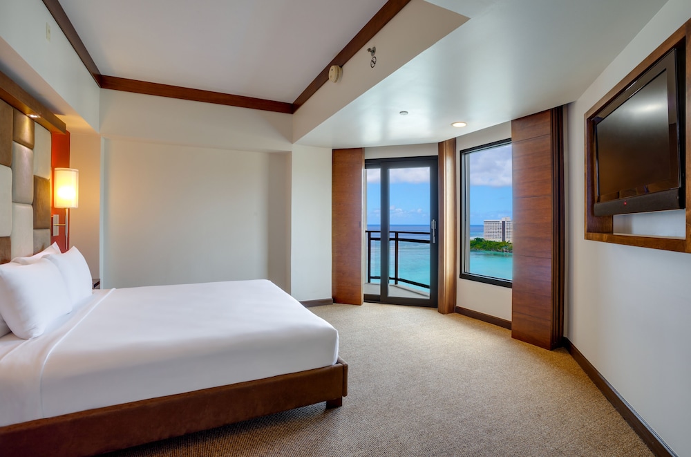 Dusit Beach Resort Guam 16/48