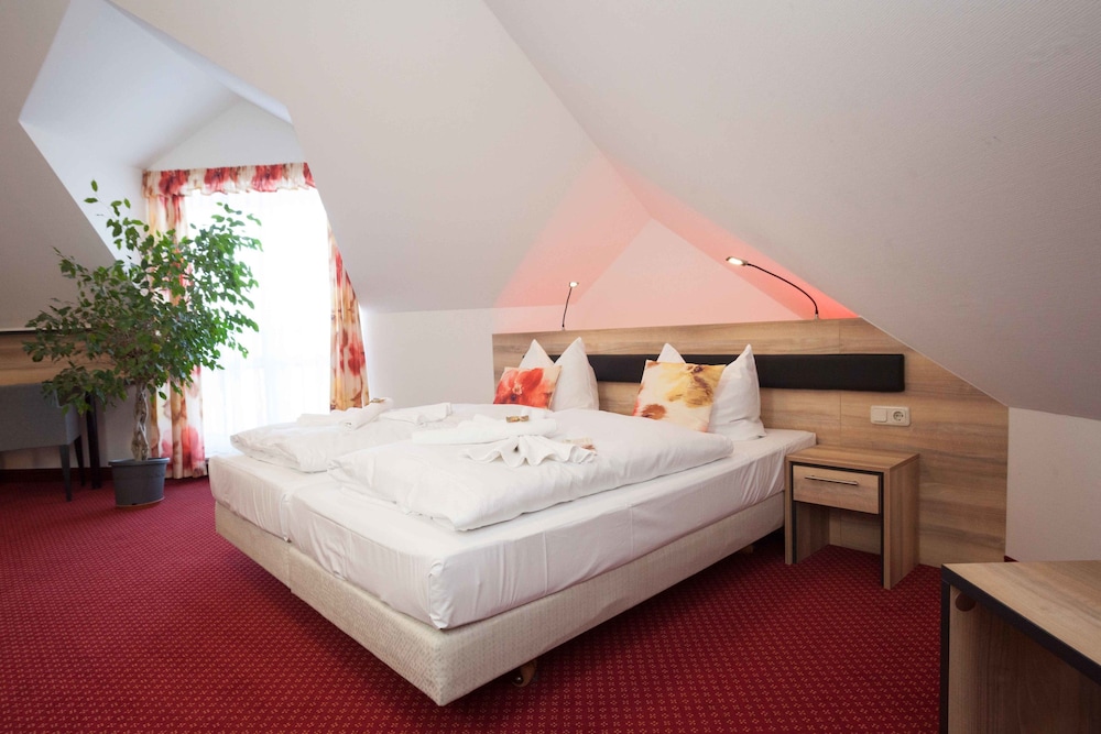 Hotel 3 Linden 11/45