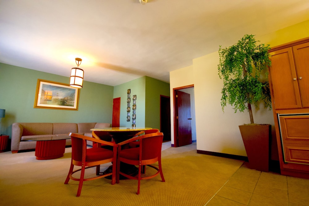 Hotel Consulado Inn 44/46