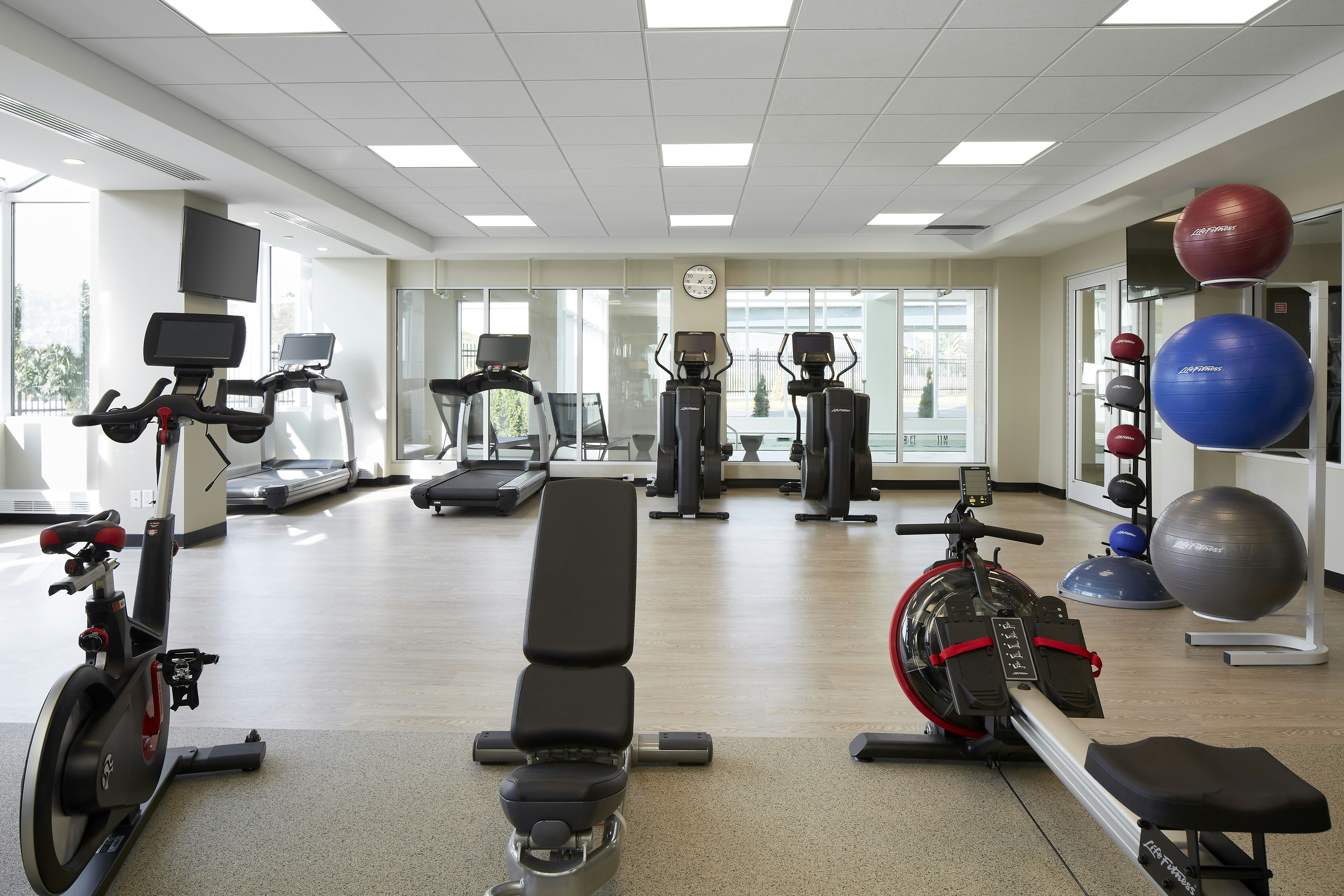 Doubletree by Hilton Montreal Airport 23/44