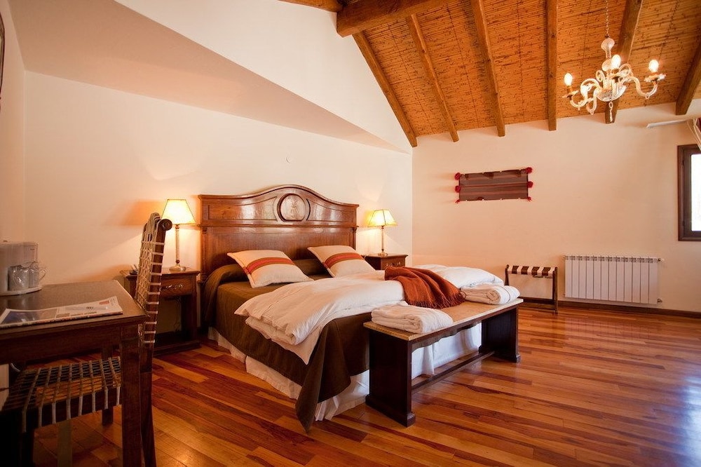 Marques de Tojo Hotel 57/63
