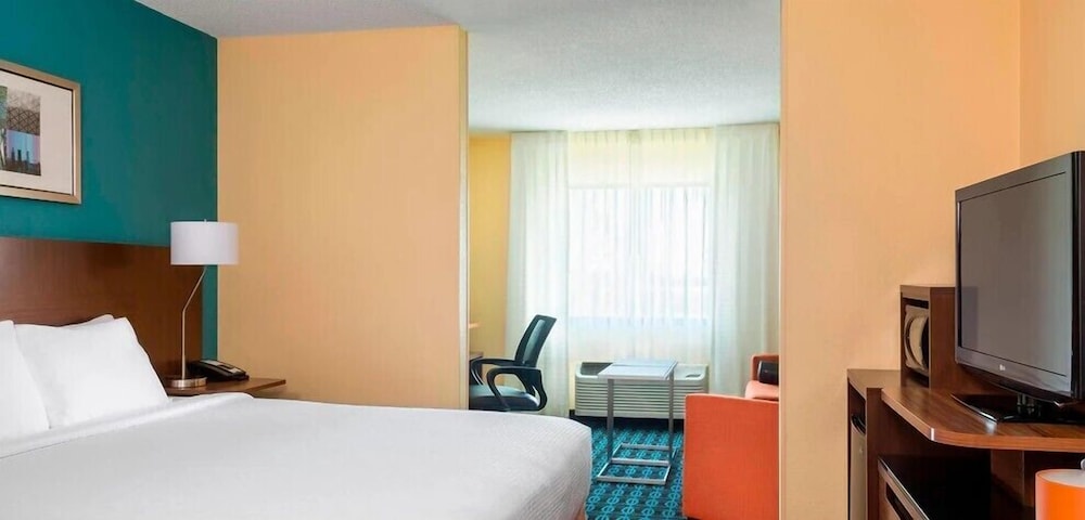 Room at Fairfield Inn and Suites Kansas City Lees Summit, LEES SUMMIT - MO