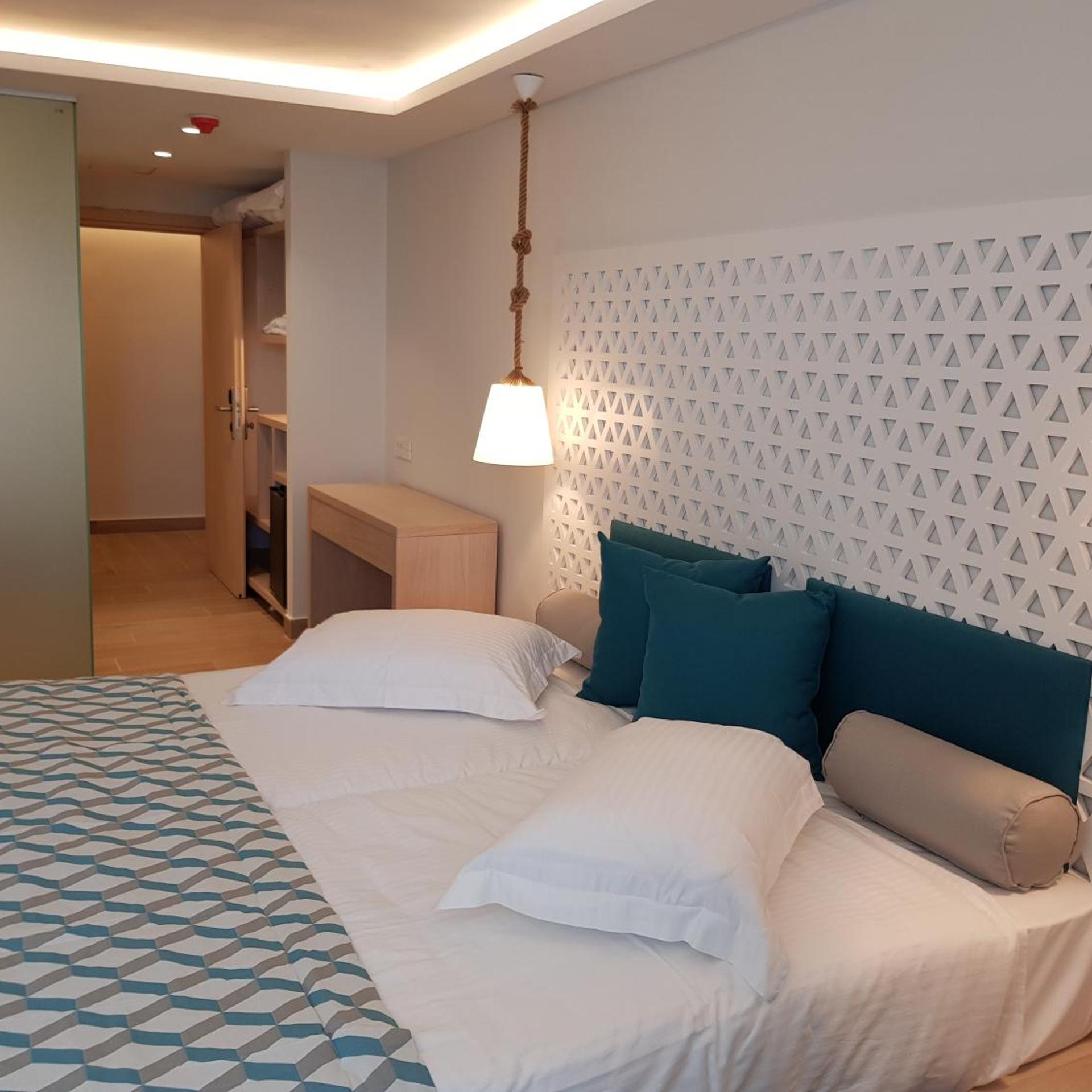 Room, Triple, Triton Boutique Hotel 2/3