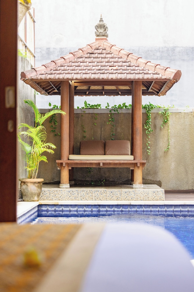 The Light Exclusive Villas Spa 70/72