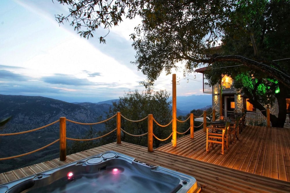 Almond House Suites Arachova 32/50