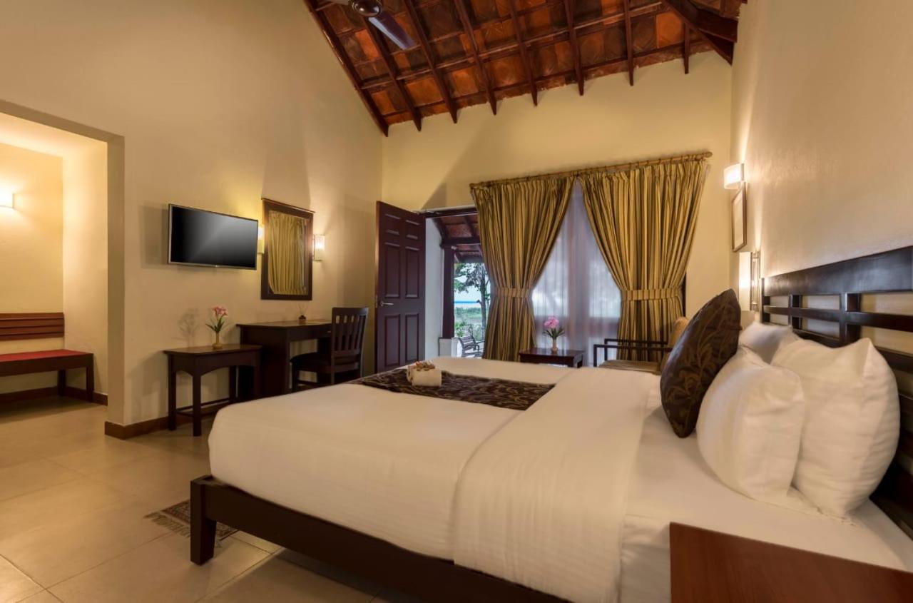 Room at Abad Turtle Beach, MARARIKULAM