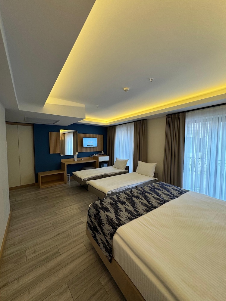 غرفة عائلية رباعية بسرير كوين مع أريكة، Downtown Sirkeci Hotel 6/10