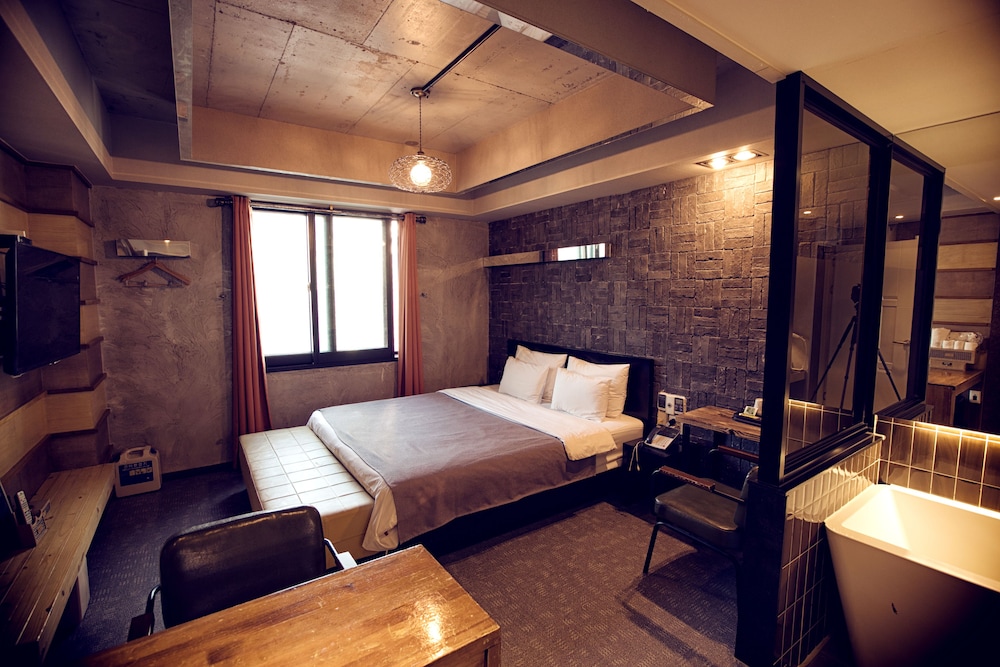 Hotel 109 19/73