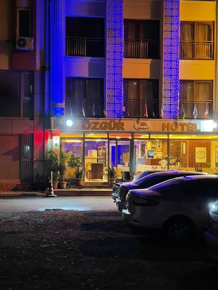 Ozgur Hotel 5/50
