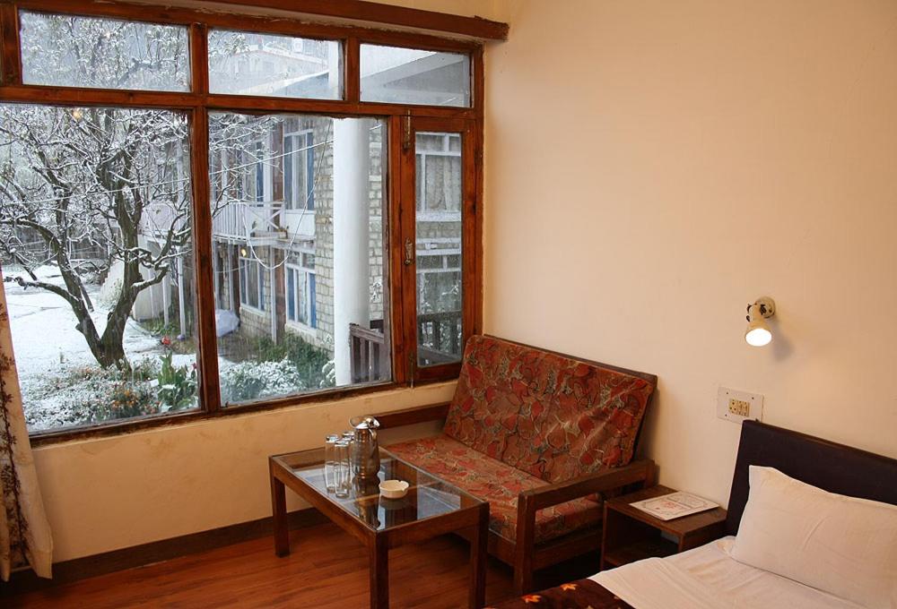 TOURIST HOTEL 35/55