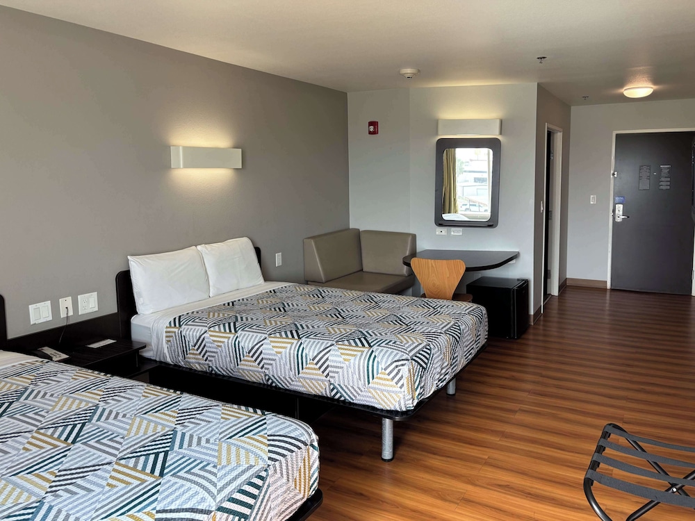 Motel6 Weslaco, TX 22/58