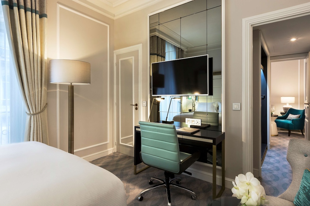 Hilton Paris Opera 31/81