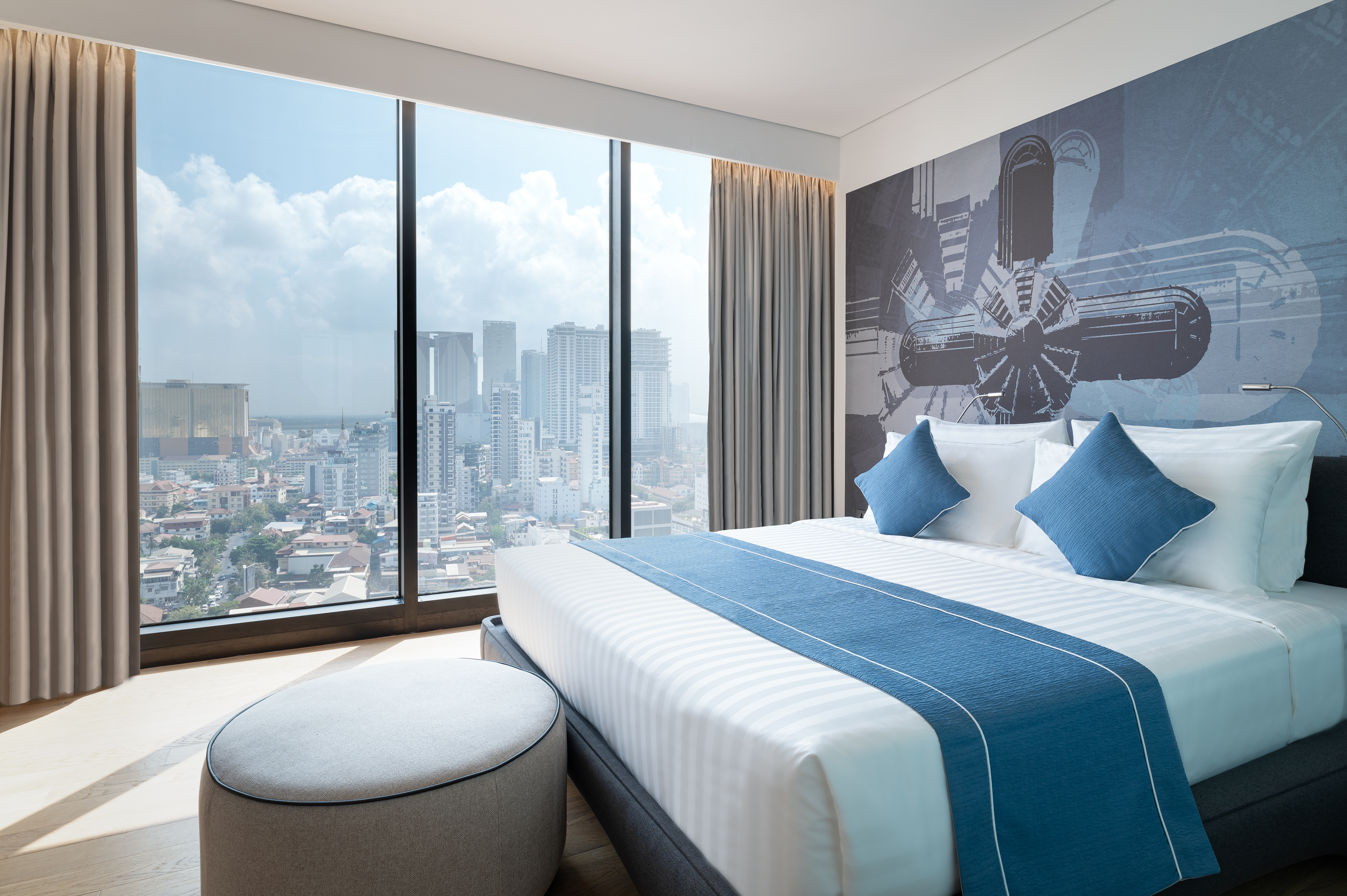 EXECUTIVE, SUITE, KING BED, RIVER VIEW