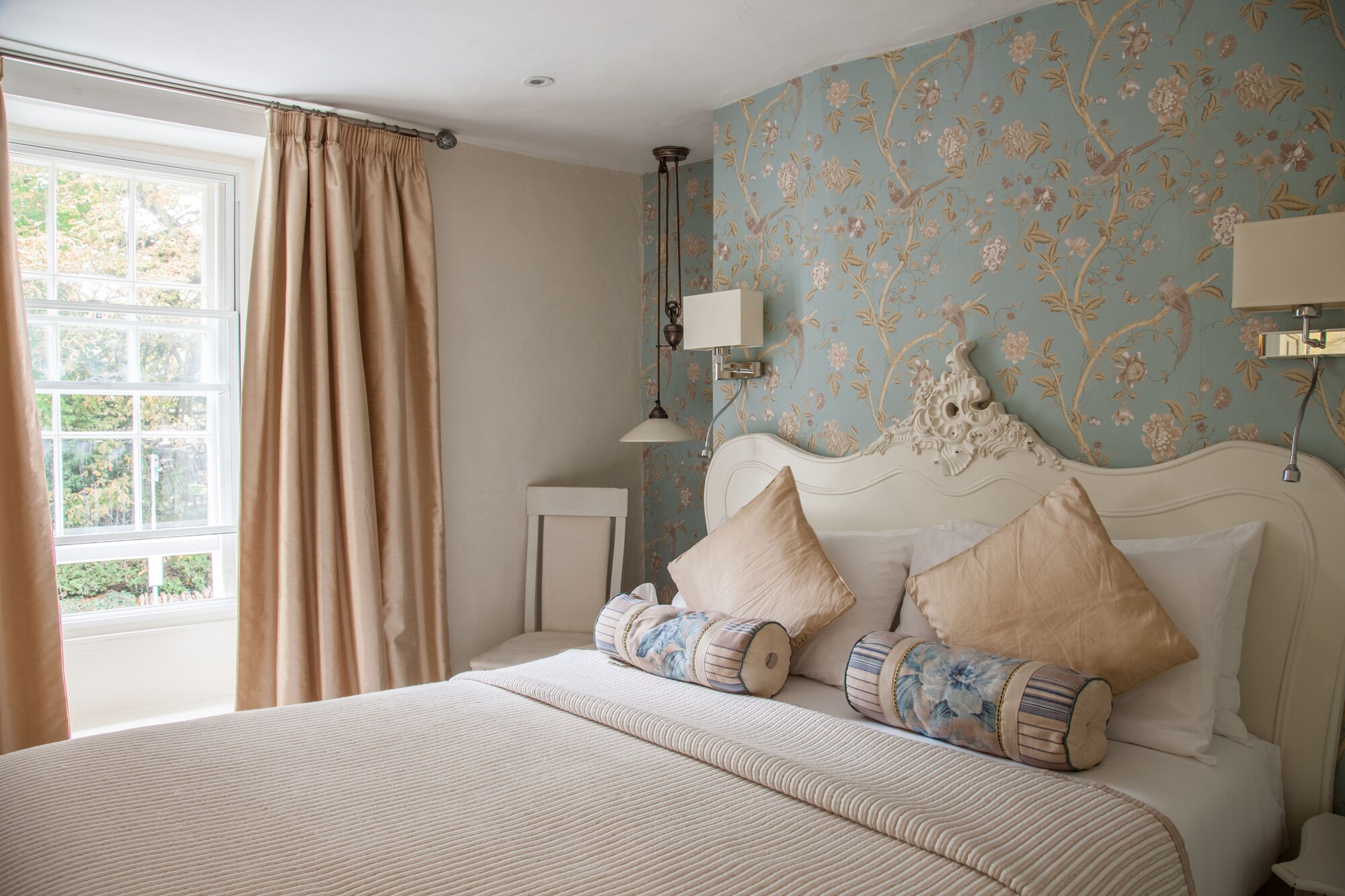 LUXURY, DOUBLE BED