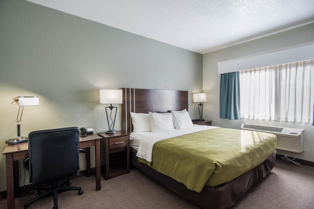 Quality Inn & Suites Pueblo West 14/43