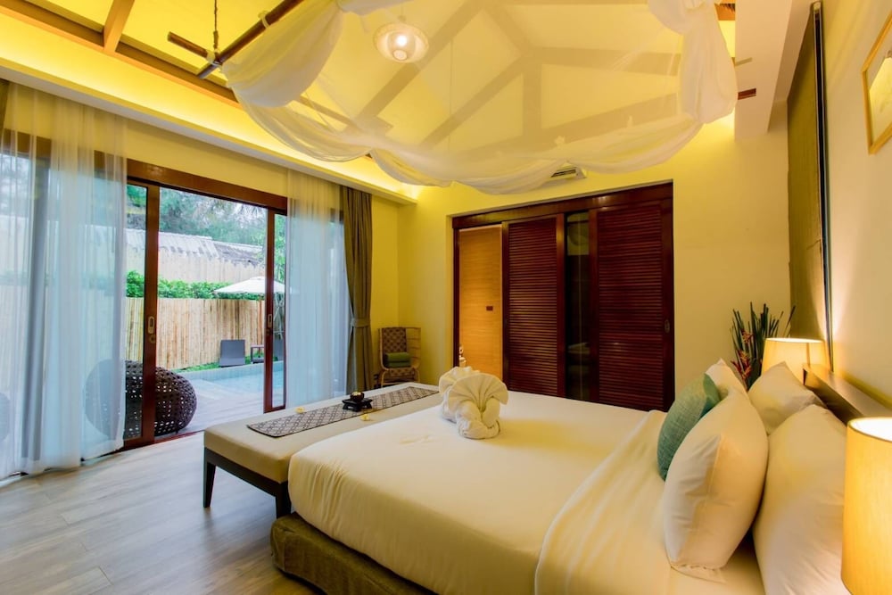 Triple Tree Beach Resort 12/43