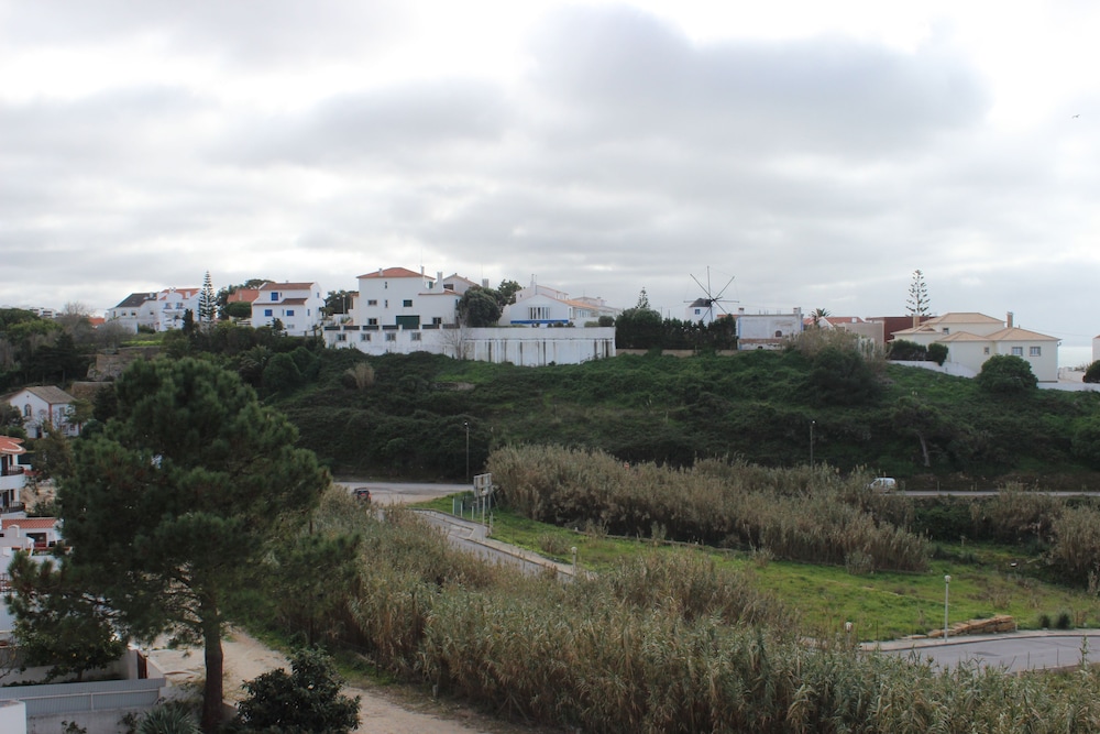 Ericeira Chill Hill 2 Peach Garden 39/50