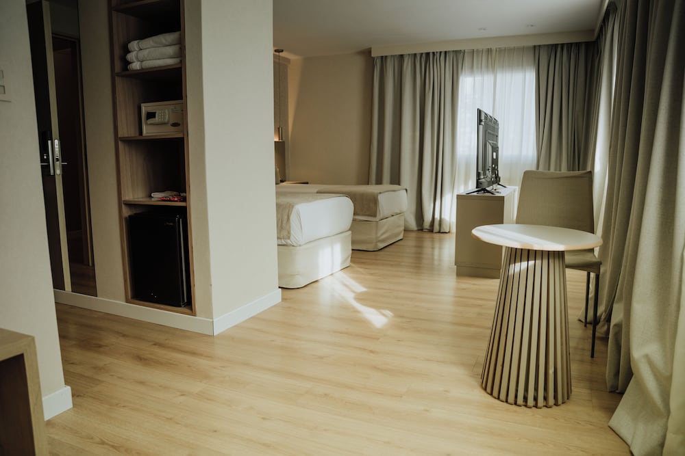LAS LENGAS HOTEL 42/60