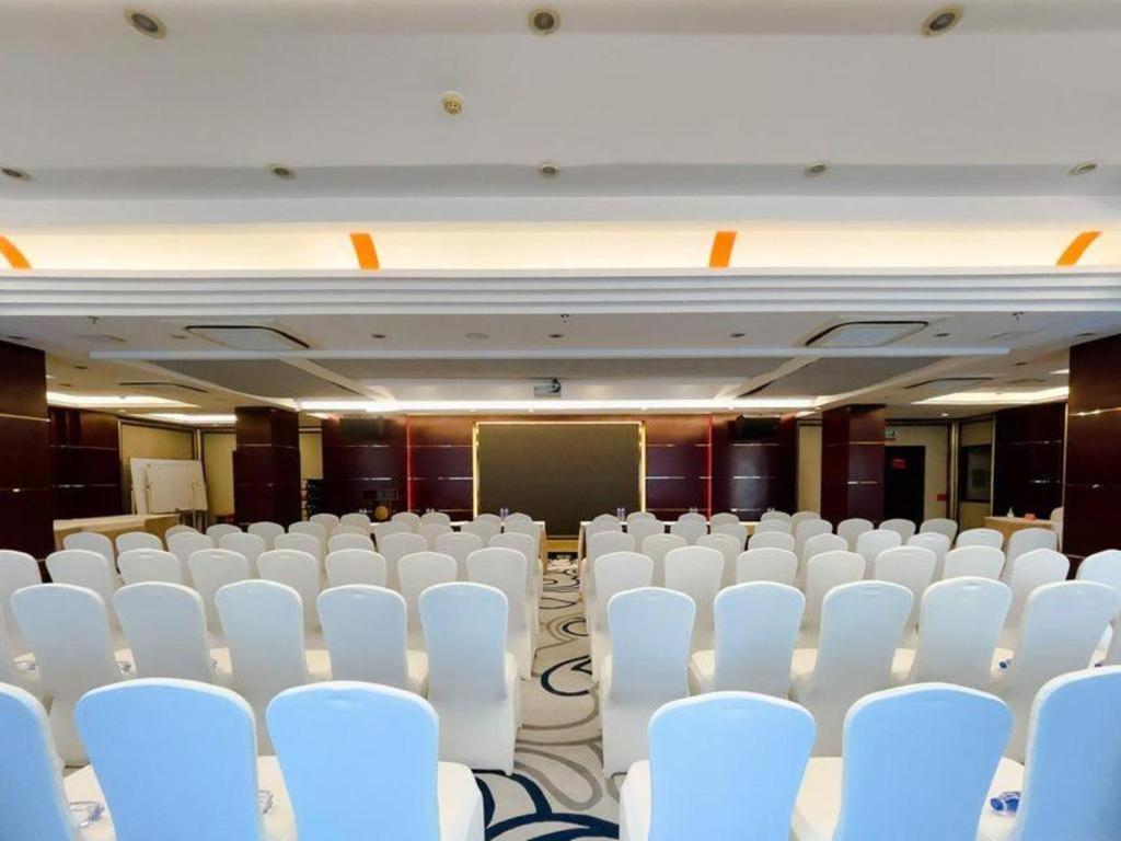 Yunhat Hotel 48/52