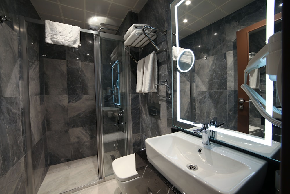 Pell Palace Hotel and Spa 47/50