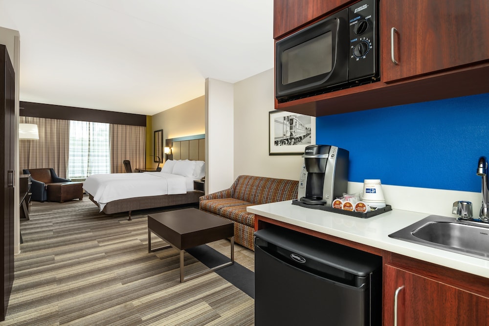 Holiday Inn Express Hotel and Suites Florence I-95 at Hwy 327 46/51