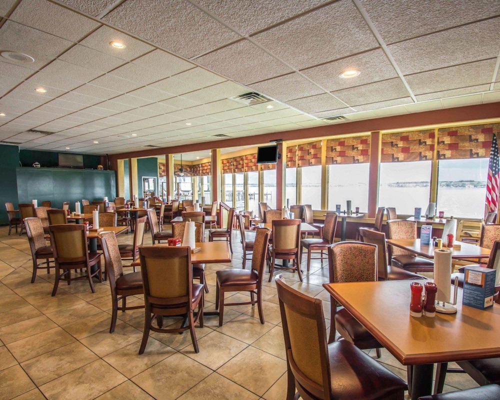 Quality Inn & Suites Palatka Riverfront 29/47