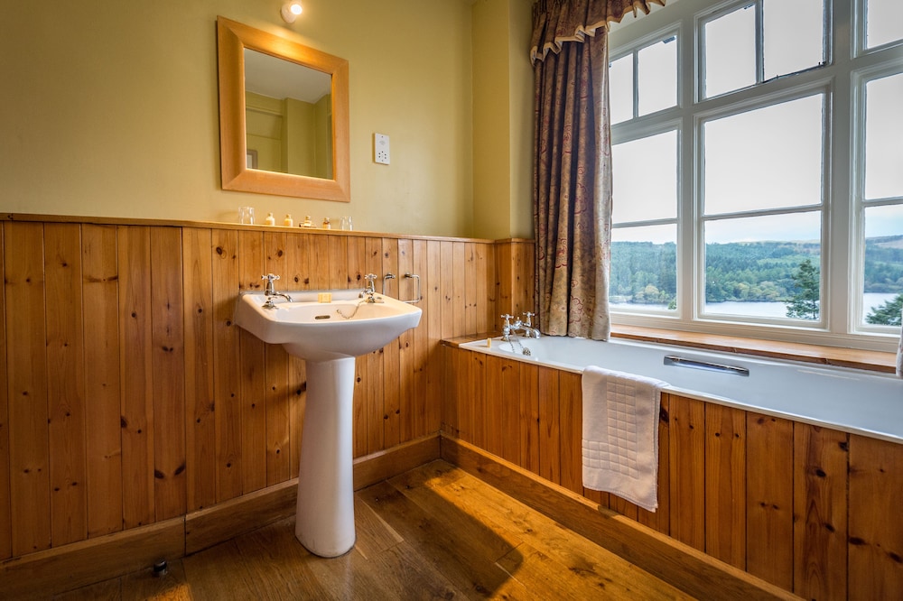 Lake Vyrnwy Hotel And Spa 32/33