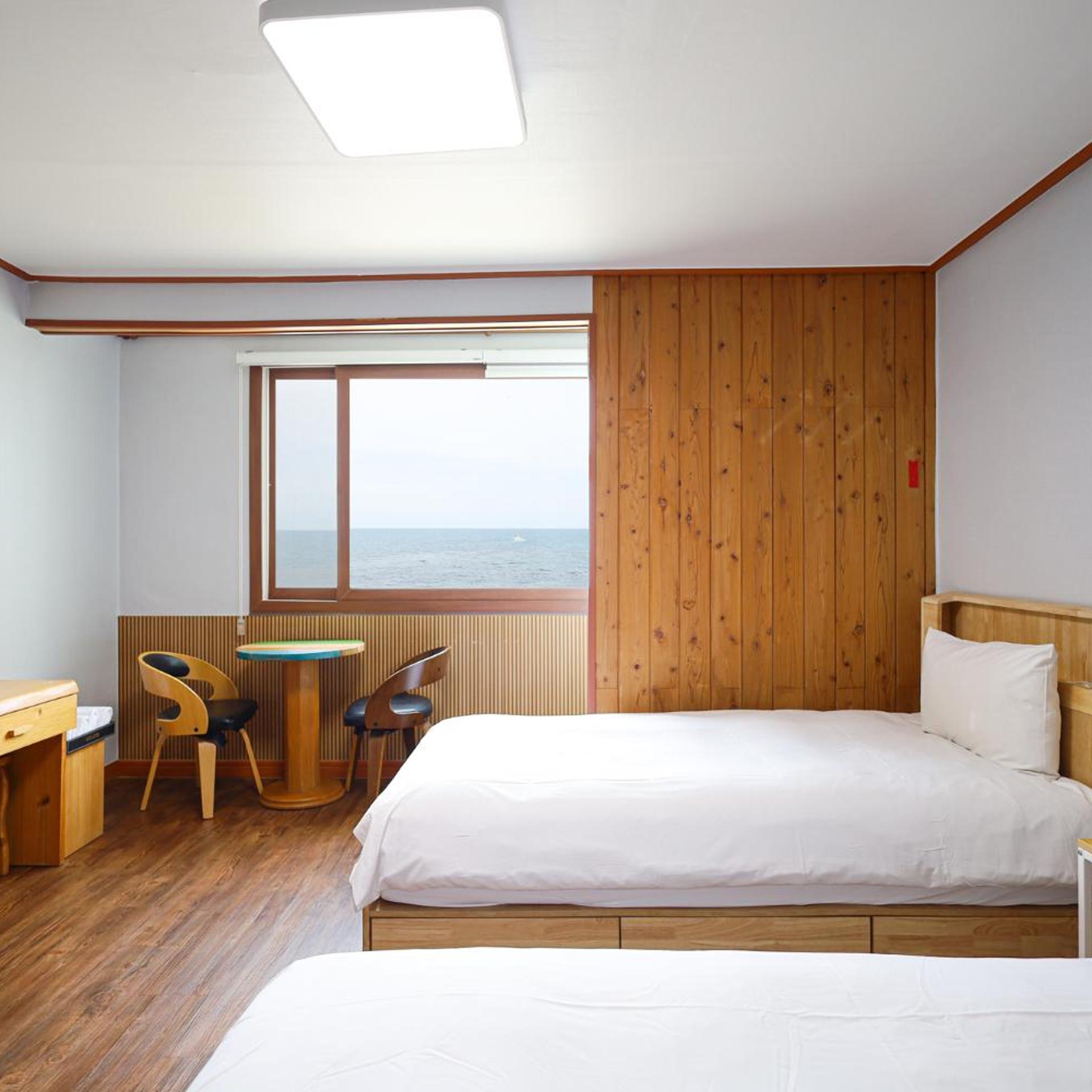 Fantastic Ocean View Sydney Hotel 18/51