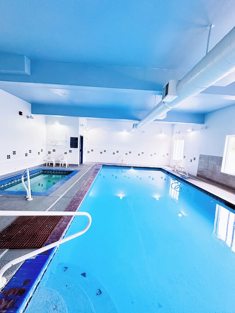Coratel Inn and Suites By Jasper Ocean Shores 24/50