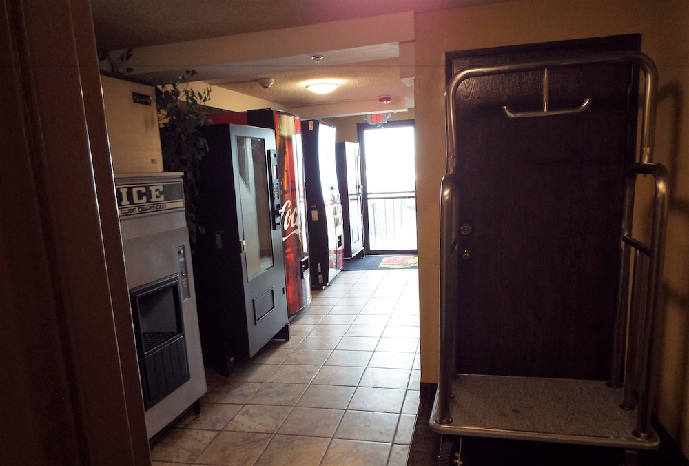 Super 8 by Wyndham Casper East/Evansville 19/33