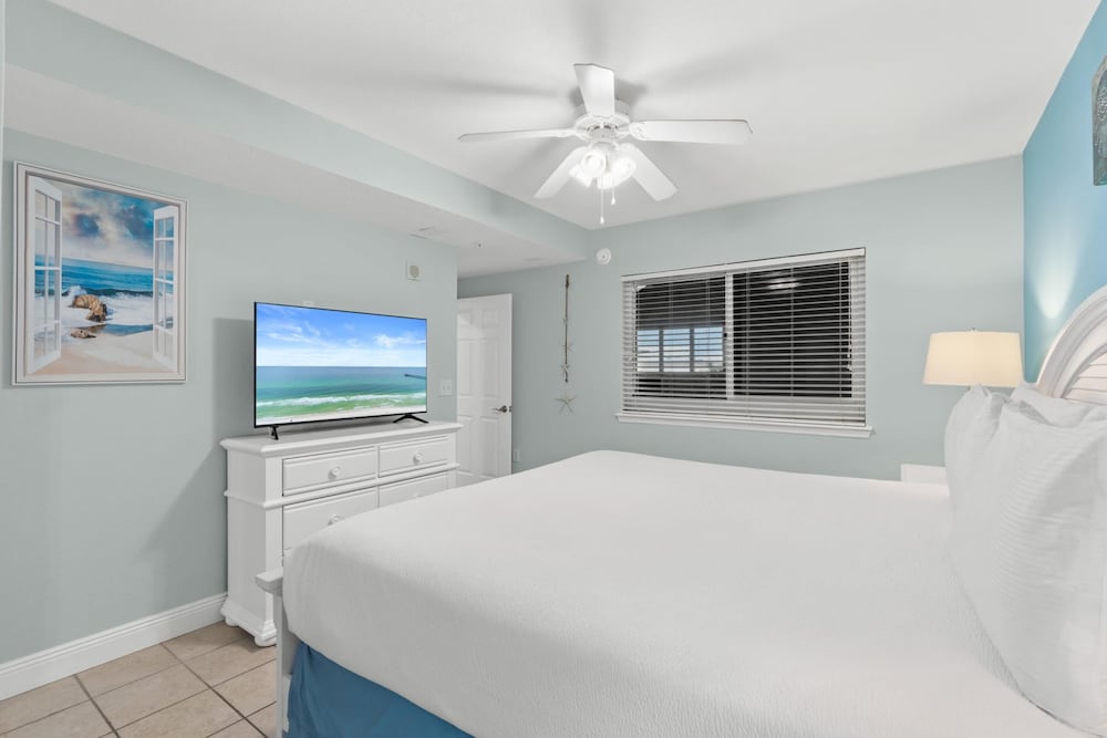 236 Emerald Beach Resort 50/80