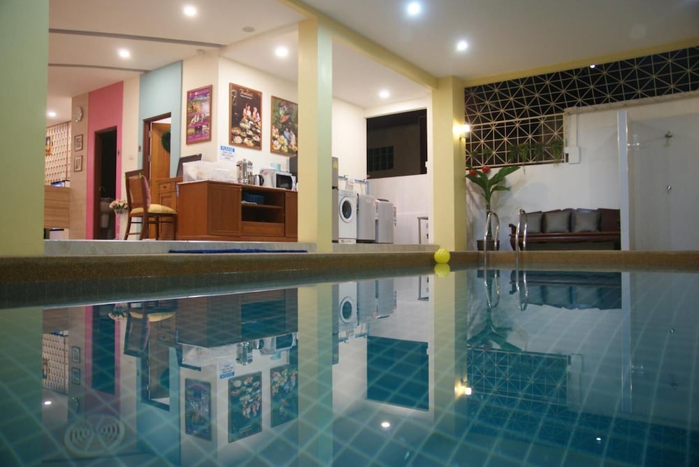 Happy Hostel 16/32