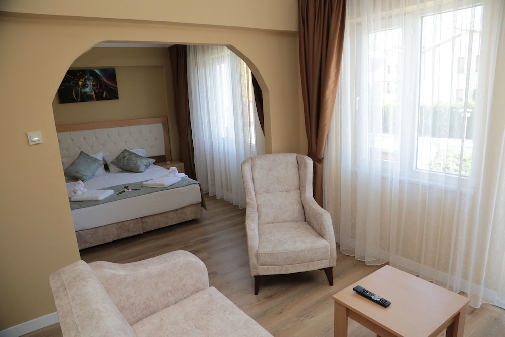Merveille Hotel 12/48
