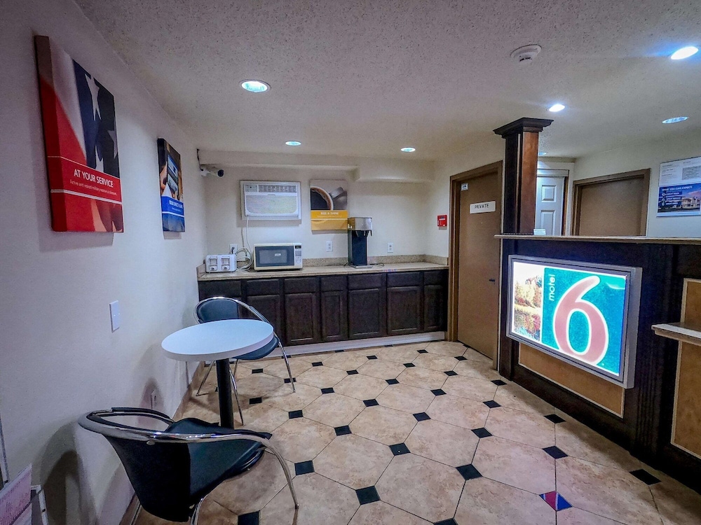 Motel6 Toms River, NJ - Near Seaside Heights 56/69