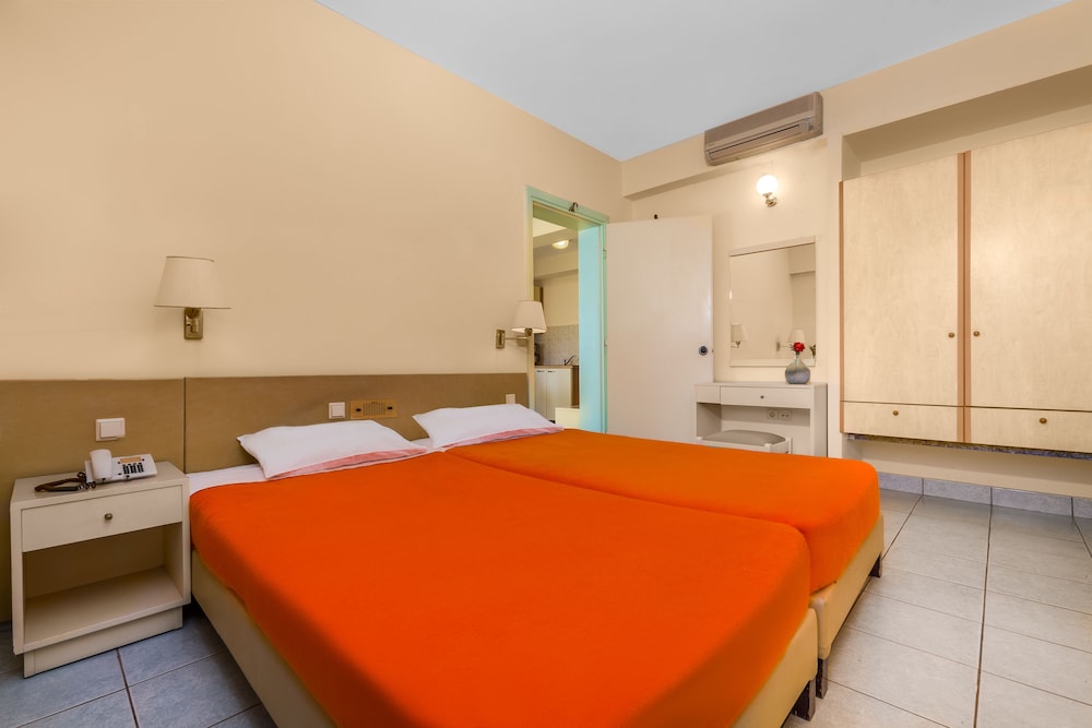 Pavlos Hotel 11/51