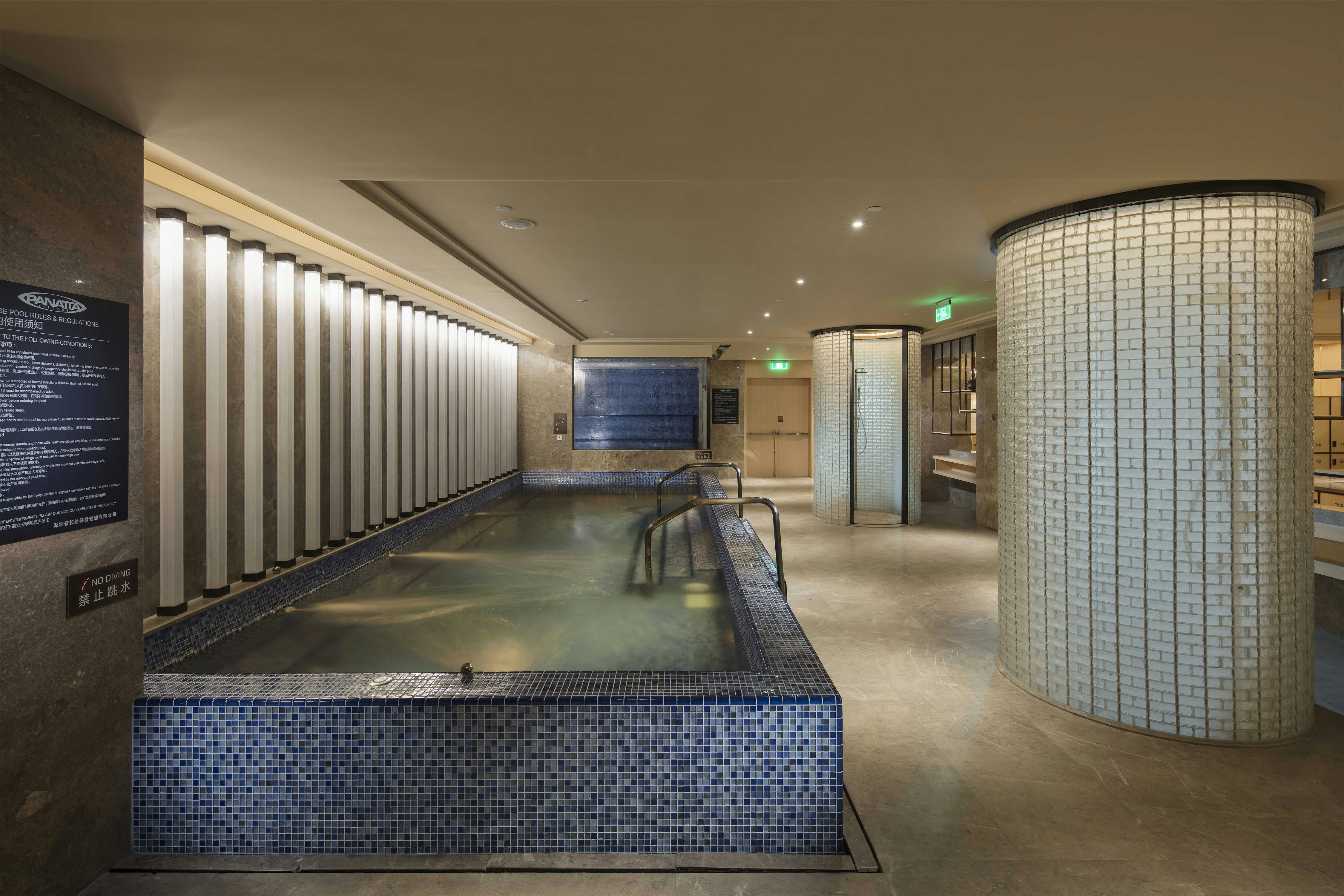 Hilton Shenzhen Shekou Nanhai 42/89