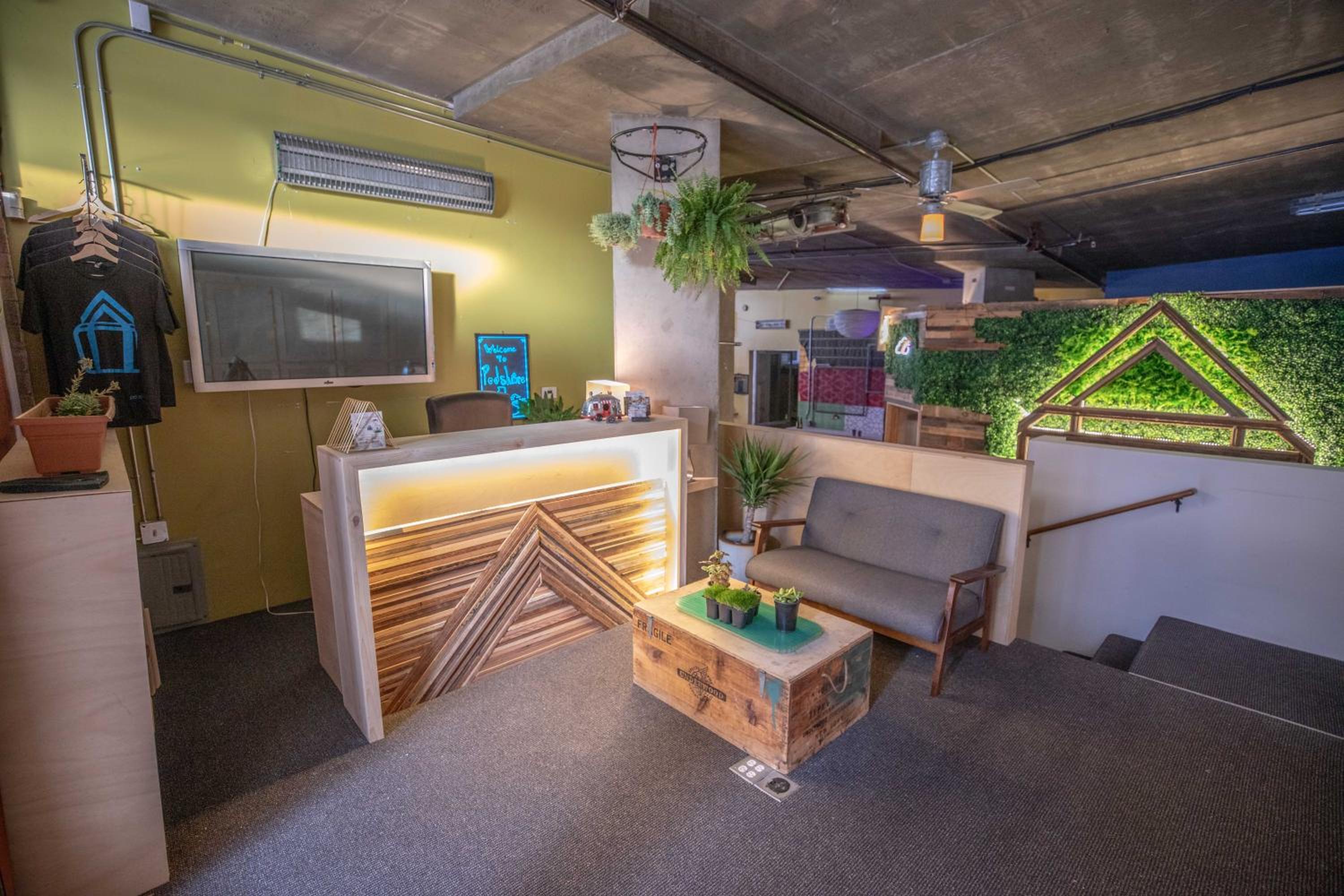 PodShare San Diego - Hostel 2/16