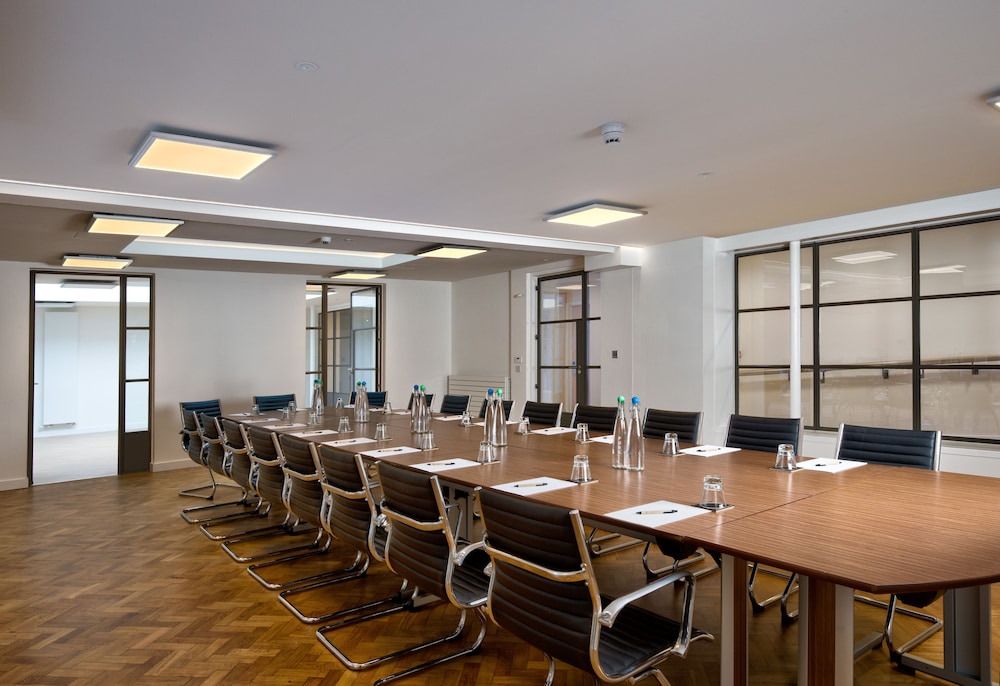 The Royal Foundation of St Katharine 65/75