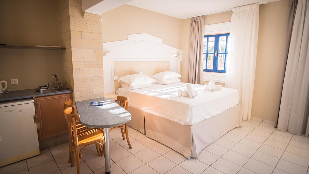 Parthenis Hotel & Suites 49/50