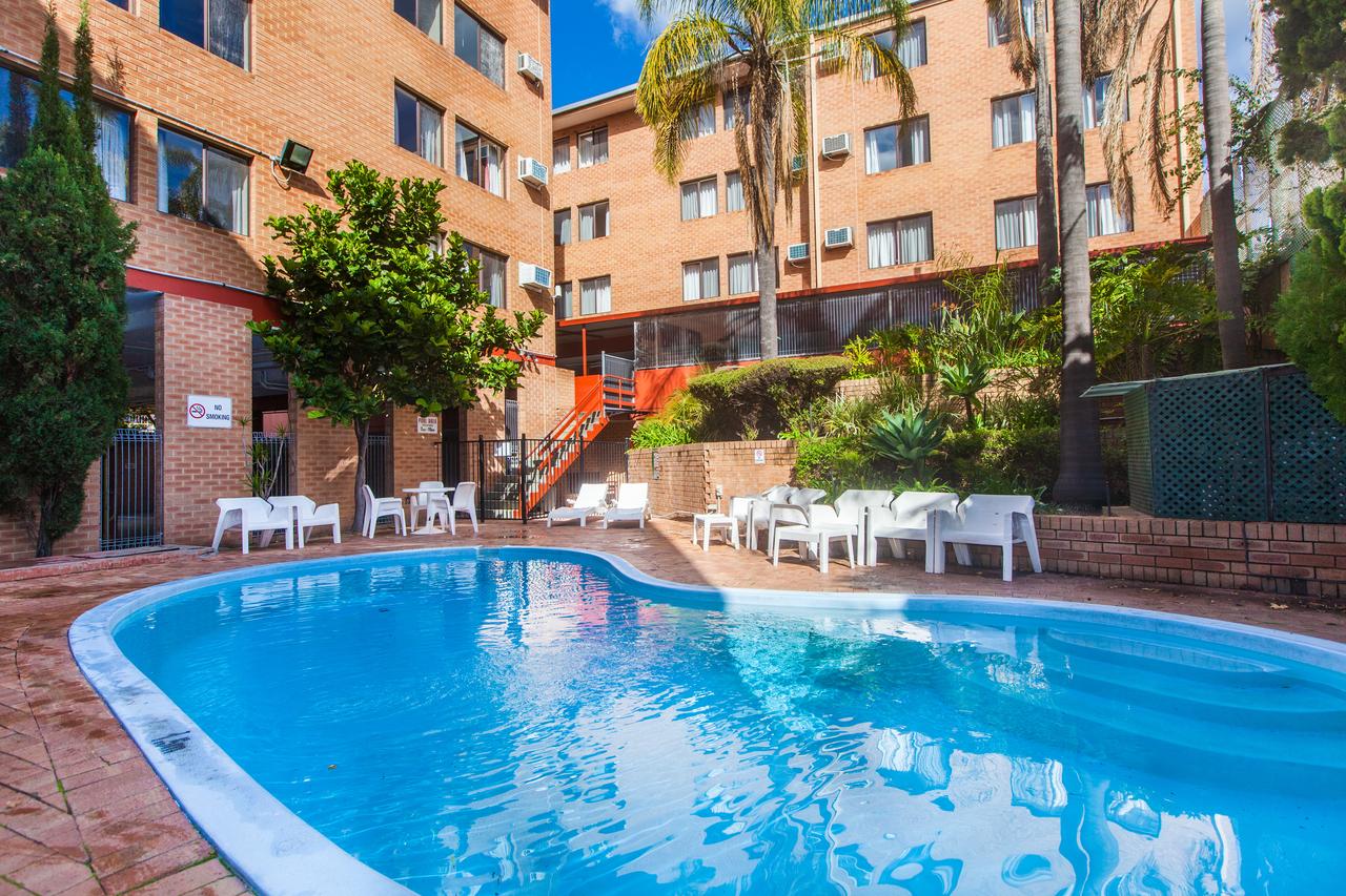 Perth City Apartment Hotel 40/44
