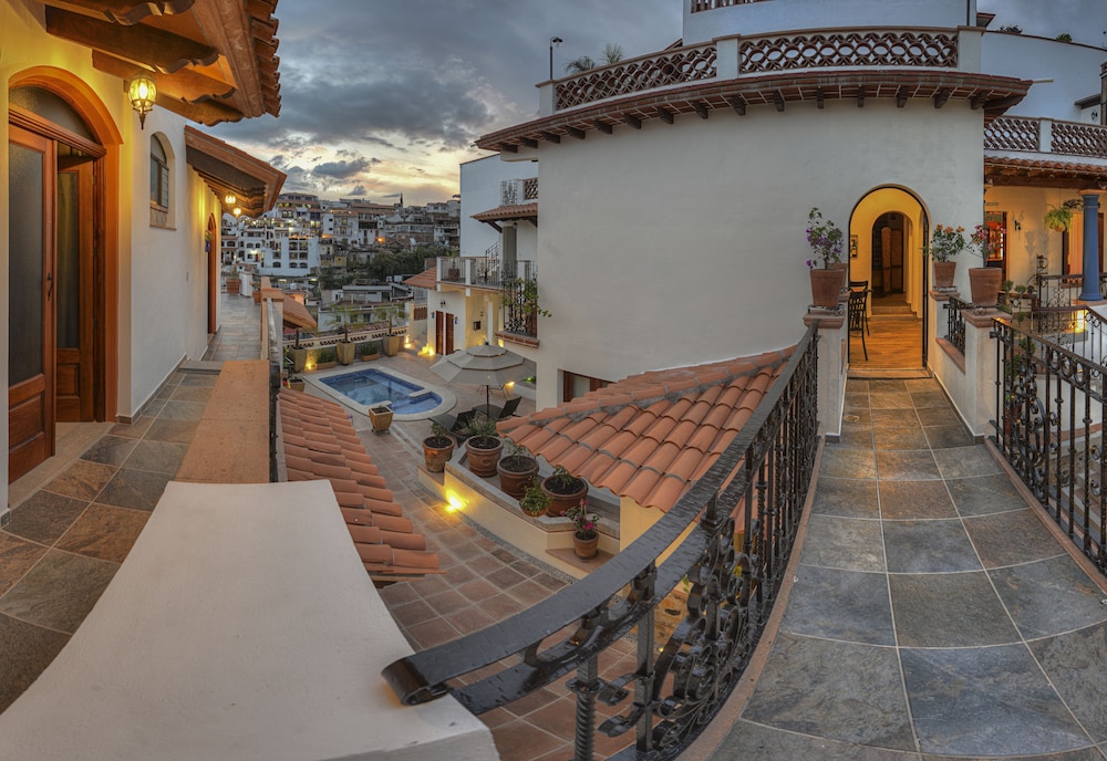 Hotel Santa Paula 1/28