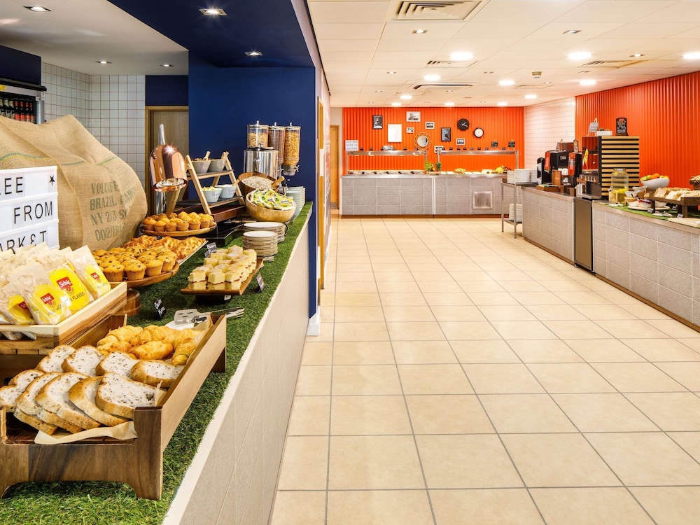 ibis budget London Heathrow Central 13/63