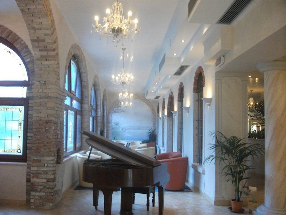 Hotel Antico Monastero 34/53