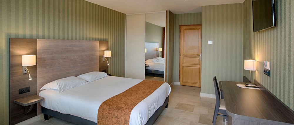 Hotel Des Sources 11/28