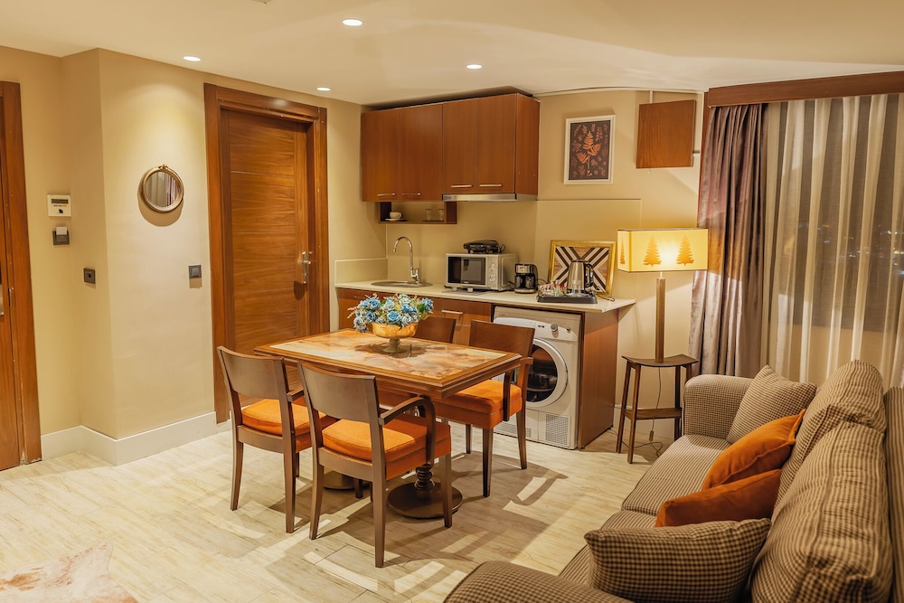 Lord Morgan Exclusive Design & Cihangir 40/55